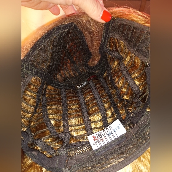 Bobbi Boss Escara Lightweight Synthetic Wig with 4" Lace Deep Part-B360 Athena. - Picture 10 of 11